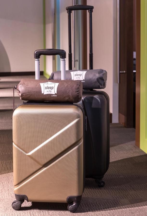 Sleep 'N Fly Sleep Lounge, B-Gates Terminal 3 - Transit Only Hotel Dubai Exterior photo